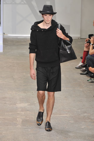 Louis Vuitton / - 2009